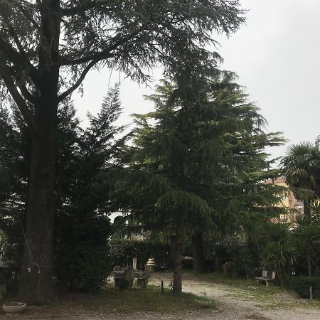 B&B " Guzzi - Inn " Mandello del Lario Exterior foto